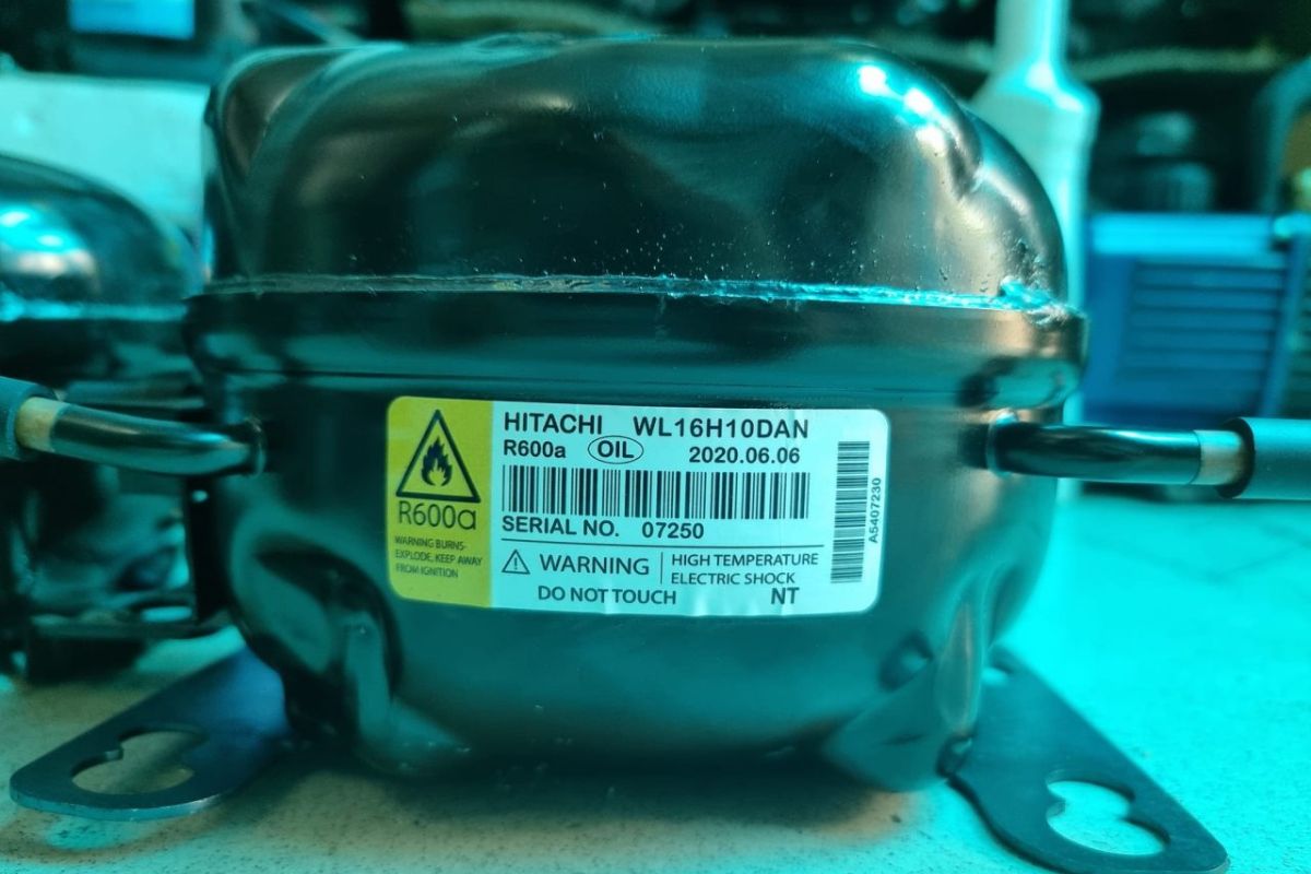 giá lốc tủ lạnh Hitachi thay đổi dựa trên loại lốc máy nén
