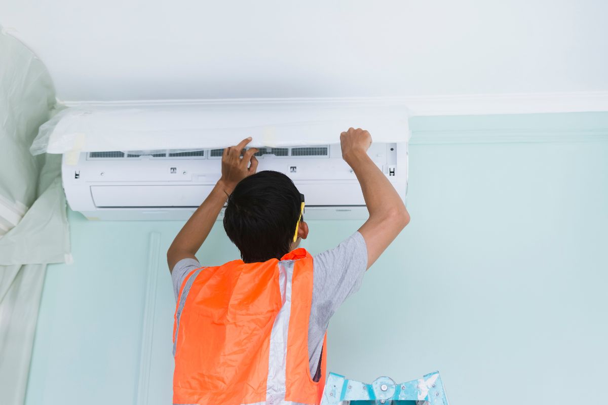tổng đài hitachi tiếp nhận hỗ trợ các trường hợp cần bảo hành và sửa chữa